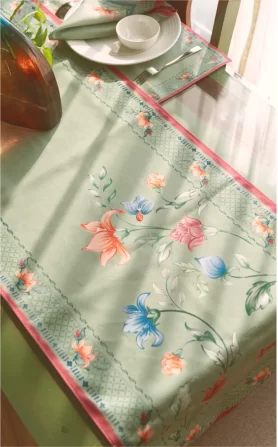 Flora Table Runner